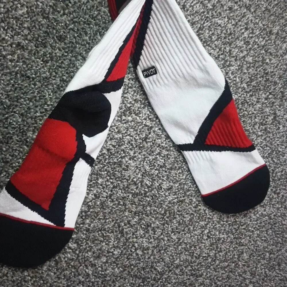 Pyvot crew socks